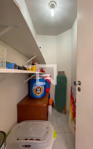 Apartamento à venda com 211m², 4 quartos e 3 vagas Apartamento à venda com 211m², 4 quartos e 3 vagasDespensa