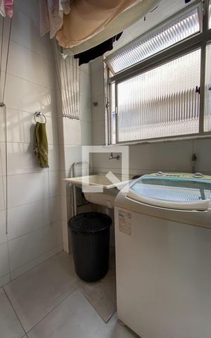 Apartamento à venda com 211m², 4 quartos e 3 vagas Apartamento à venda com 211m², 4 quartos e 3 vagasÁrea de Serviço