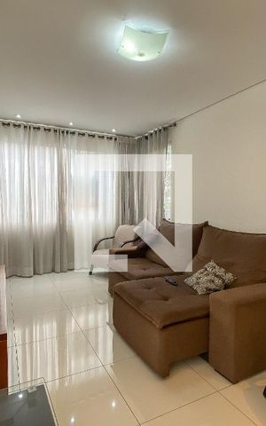 Apartamento à venda com 211m², 4 quartos e 3 vagas Apartamento à venda com 211m², 4 quartos e 3 vagasSala