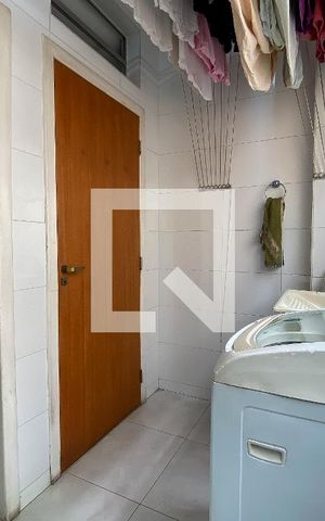 Apartamento à venda com 211m², 4 quartos e 3 vagas Apartamento à venda com 211m², 4 quartos e 3 vagasÁrea de Serviço