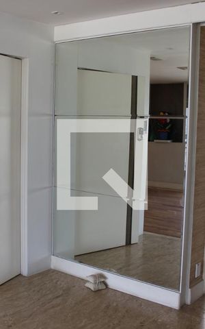 Apartamento à venda com 360m², 4 quartos e 4 vagasCorredor 