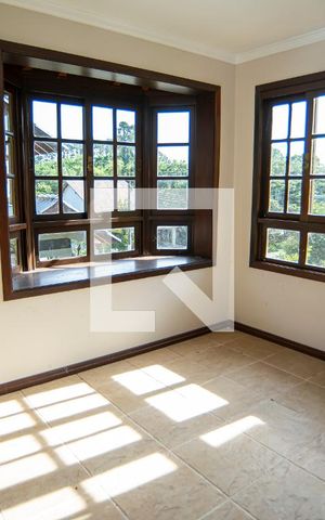 Casa de condomínio para alugar com 375m², 5 quartos e 3 vagas Casa de condomínio para alugar com 375m², 5 quartos e 3 vagasSala