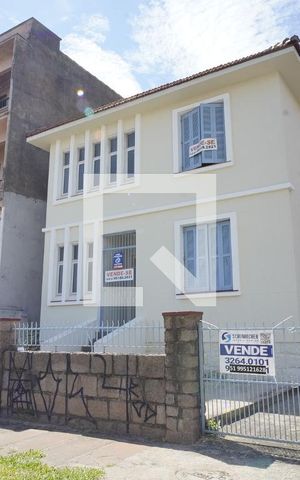Casa à venda com 500m², 6 quartos e 8 vagasFachada