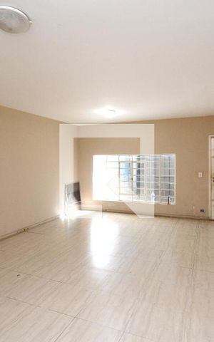 Casa à venda com 195m², 3 quartos e 4 vagasSala