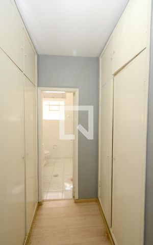 Casa à venda com 195m², 3 quartos e 4 vagasCloset da suíte