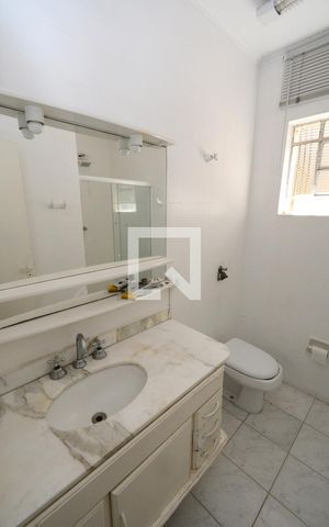 Casa à venda com 195m², 3 quartos e 4 vagasBanheiro da Suíte