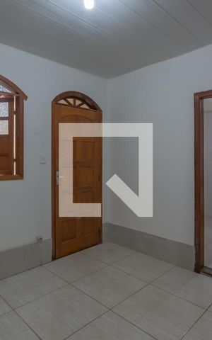 Casa para alugar com 110m², 2 quartos e 2 vagas Casa para alugar com 110m², 2 quartos e 2 vagasSala