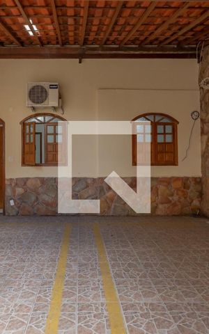 Casa para alugar com 110m², 2 quartos e 2 vagas Casa para alugar com 110m², 2 quartos e 2 vagasEntrada - Garagem
