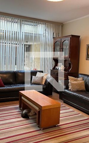 Casa à venda com 200m², 4 quartos e 2 vagasSala