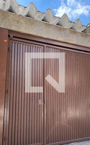 Casa à venda com 200m², 4 quartos e 2 vagasFachada