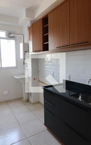 Apartamento para alugar com 47m², 2 quartos e 1 vaga Apartamento para alugar com 47m², 2 quartos e 1 vagaCozinha e Área de Serviço