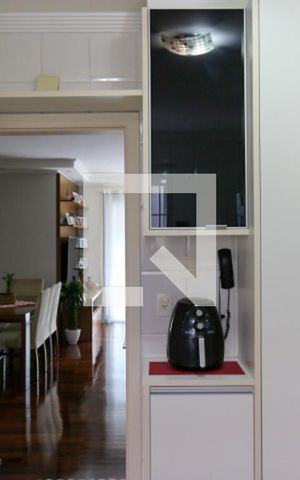 Apartamento à venda com 143m², 4 quartos e 2 vagas Apartamento à venda com 143m², 4 quartos e 2 vagasCozinha