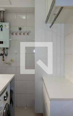 Apartamento à venda com 143m², 4 quartos e 2 vagas Apartamento à venda com 143m², 4 quartos e 2 vagasÁrea de Serviço