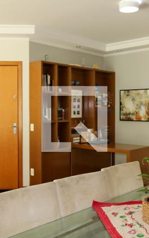 Apartamento à venda com 143m², 4 quartos e 2 vagas Apartamento à venda com 143m², 4 quartos e 2 vagasSala