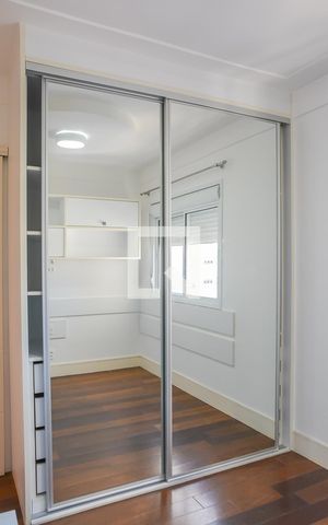 Apartamento à venda com 156m², 3 quartos e 3 vagas Apartamento à venda com 156m², 3 quartos e 3 vagasQuarto 3 - Suíte