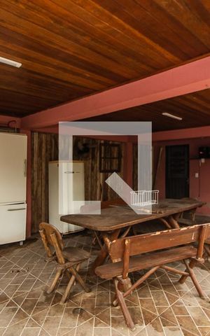 Casa à venda com 120m², 4 quartos e 2 vagas Casa à venda com 120m², 4 quartos e 2 vagasÁrea comum - Churrasqueira