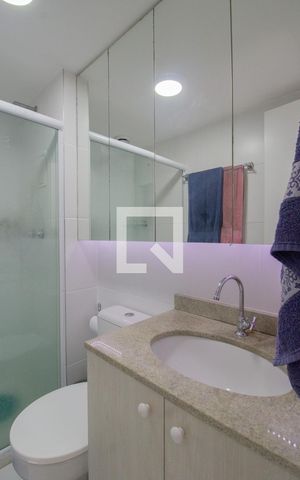Apartamento à venda com 77m², 3 quartos e 1 vaga Apartamento à venda com 77m², 3 quartos e 1 vagaBanheiro da Suíte