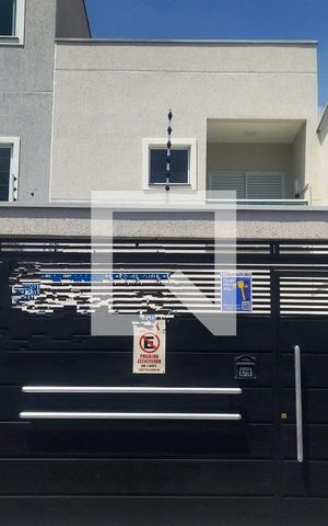 Casa à venda com 125m², 3 quartos e 2 vagas Casa à venda com 125m², 3 quartos e 2 vagasFachada