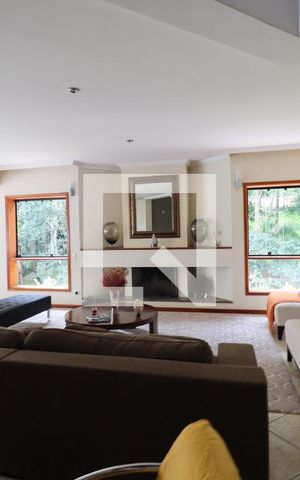Casa de condomínio à venda com 6000m², 5 quartos e 10 vagasSala