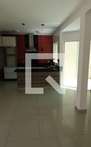 Casa à venda com 200m², 3 quartos e 3 vagasSala / Cozinha