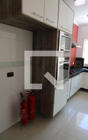 Casa à venda com 200m², 3 quartos e 3 vagasSala / Cozinha