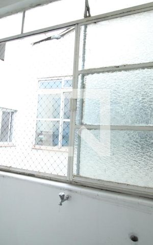 Apartamento à venda com 74m², 2 quartos e sem vagaDetalhe da área de serviço