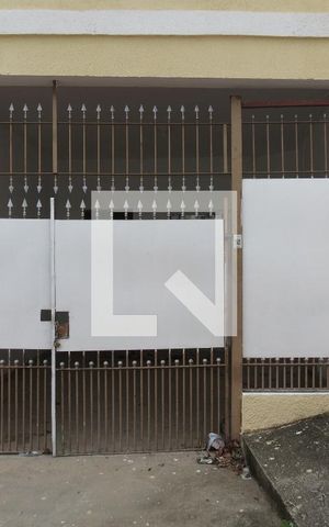 Casa à venda com 336m², 6 quartos e 3 vagasEntrada Casa 2