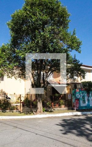Casa à venda com 200m², 3 quartos e 3 vagasFachada 