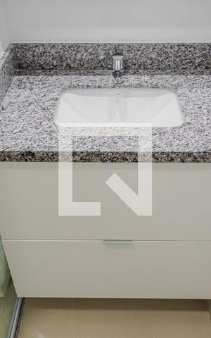 Apartamento para alugar com 38m², 1 quarto e sem vaga Apartamento para alugar com 38m², 1 quarto e sem vagaBanheiro