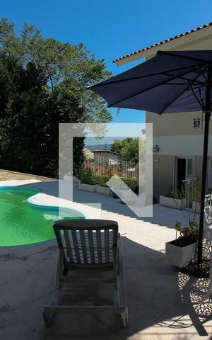 Casa à venda com 201m², 3 quartos e 6 vagasPiscina