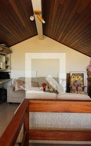Casa à venda com 201m², 3 quartos e 6 vagasSotão