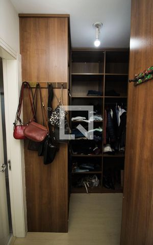 Casa à venda com 201m², 3 quartos e 6 vagasCloset da suíte