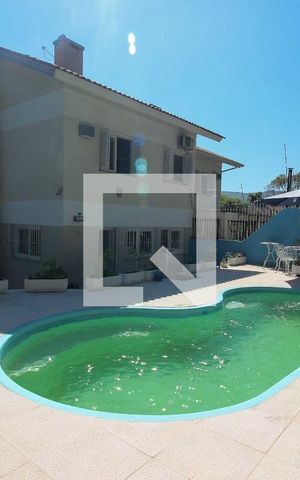 Casa à venda com 201m², 3 quartos e 6 vagasPiscina