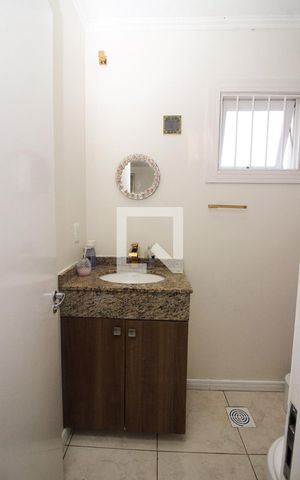Casa à venda com 201m², 3 quartos e 6 vagasLavabo