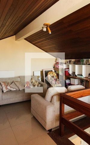 Casa à venda com 201m², 3 quartos e 6 vagasSotão