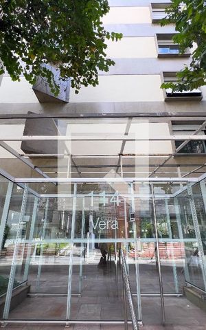 Apartamento à venda com 134m², 3 quartos e 1 vaga Apartamento à venda com 134m², 3 quartos e 1 vagaFachada