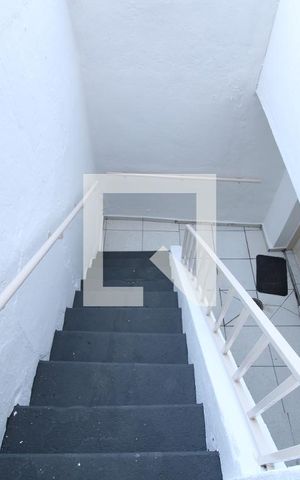 Casa para alugar com 60m², 1 quarto e sem vagaEscada