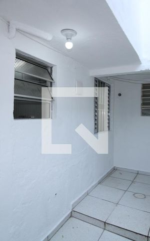 Casa para alugar com 60m², 1 quarto e sem vagaQuintal