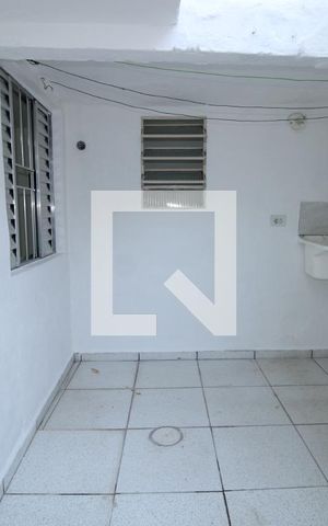 Casa para alugar com 60m², 1 quarto e sem vagaÁrea de Serviço