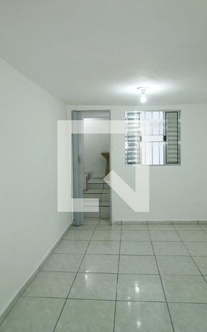 Casa para alugar com 60m², 1 quarto e sem vagaSuíte