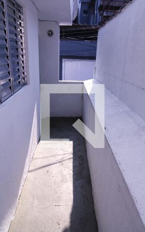 Casa à venda com 60m², 1 quarto e sem vagaQuintal