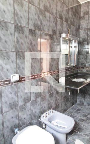 Casa para alugar com 139m², 2 quartos e 4 vagasBanheiro Social