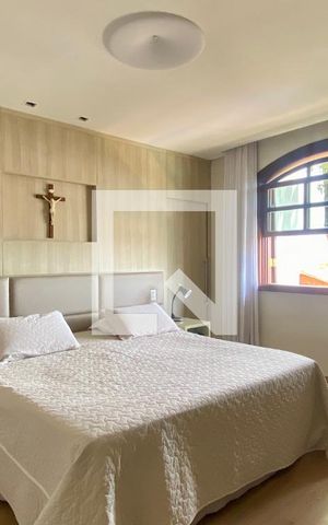Casa à venda com 434m², 5 quartos e 4 vagas Casa à venda com 434m², 5 quartos e 4 vagasQuarto Suíte 1