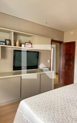 Casa à venda com 434m², 5 quartos e 4 vagas Casa à venda com 434m², 5 quartos e 4 vagasQuarto Suíte 1