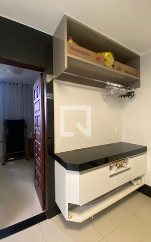 Casa à venda com 434m², 5 quartos e 4 vagas Casa à venda com 434m², 5 quartos e 4 vagasÁrea de Serviço