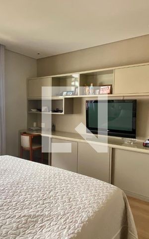 Casa à venda com 434m², 5 quartos e 4 vagas Casa à venda com 434m², 5 quartos e 4 vagasQuarto Suíte 1