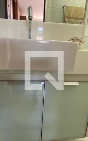Casa à venda com 434m², 5 quartos e 4 vagas Casa à venda com 434m², 5 quartos e 4 vagasBanheiro Social 2