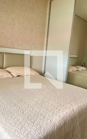 Casa à venda com 434m², 5 quartos e 4 vagas Casa à venda com 434m², 5 quartos e 4 vagasQuarto 4