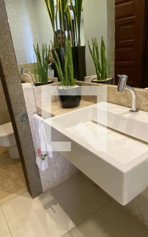 Casa à venda com 434m², 5 quartos e 4 vagas Casa à venda com 434m², 5 quartos e 4 vagasLavabo