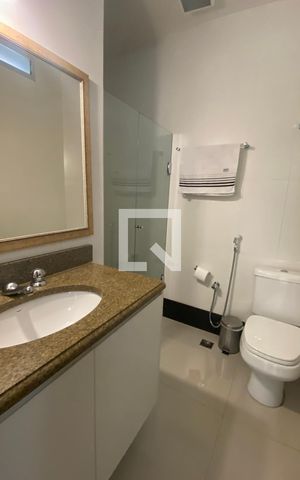 Casa à venda com 434m², 5 quartos e 4 vagas Casa à venda com 434m², 5 quartos e 4 vagasÁrea de Serviço